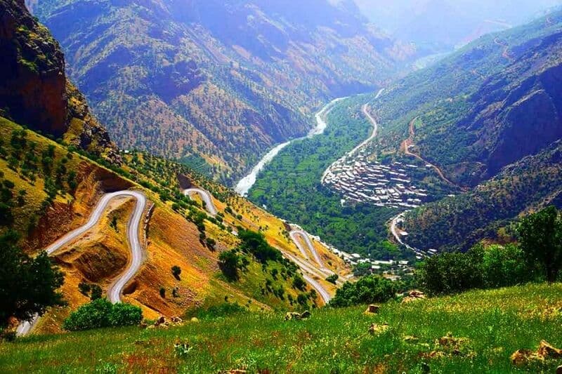 چگونه می‌توان راه‌ها و جاده‌های مرزی را با هدف توسعه گردشگری گسترش داد؟